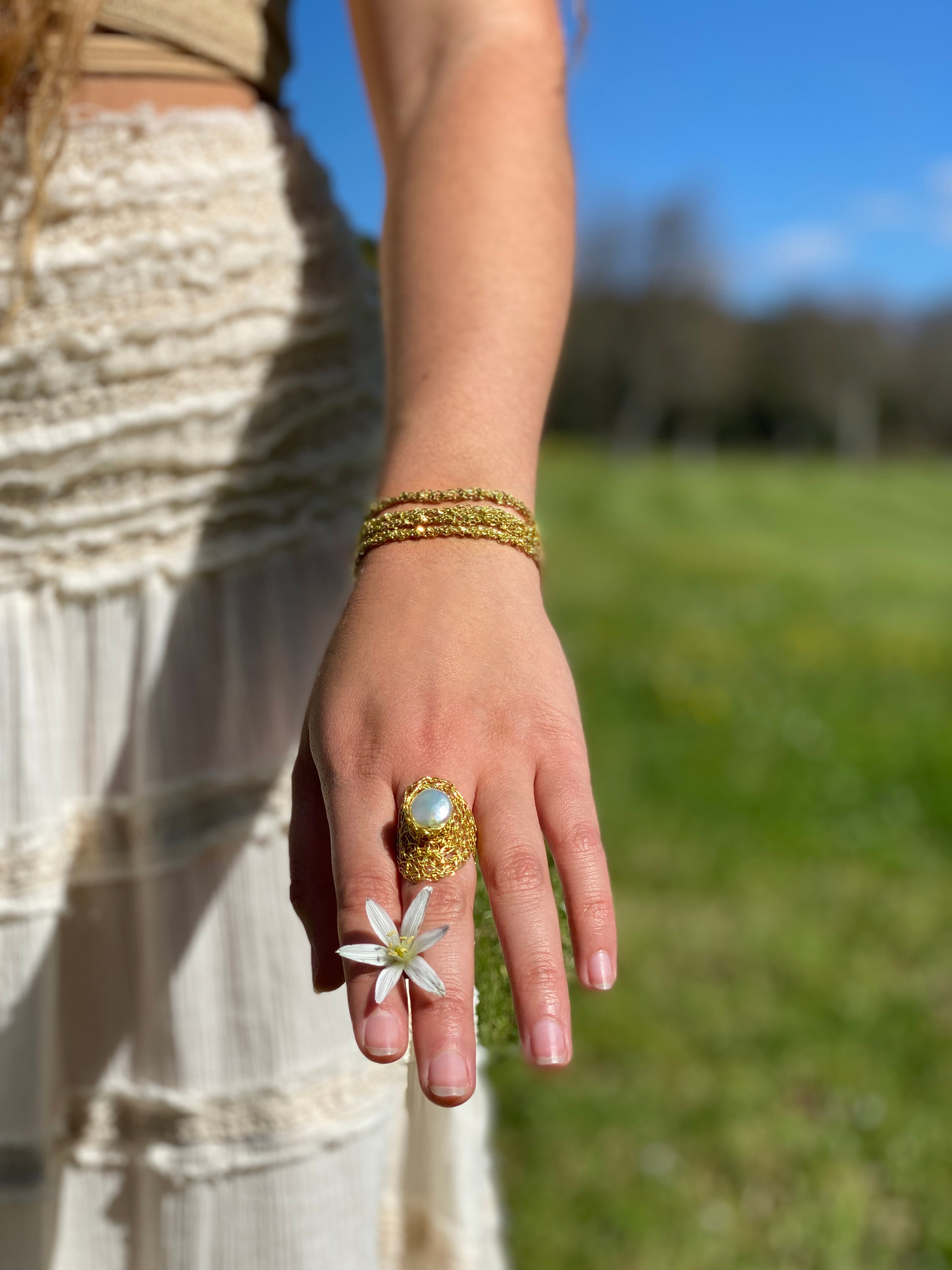 Gold Oval Pearl Ring